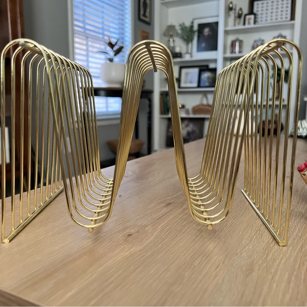 Gold letter holder